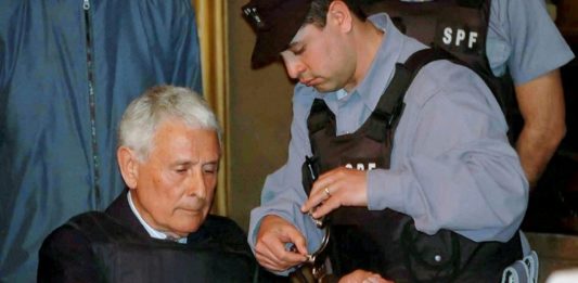Muere Miguel Etchecolatz, represor de la dictadura argentina