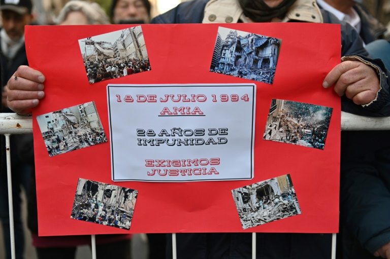 Reclaman justicia en Argentina a 28 años del ataque a centro judío AMIA