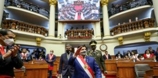 Castillo califica de “golpistas” a los congresistas que buscan su vacancia