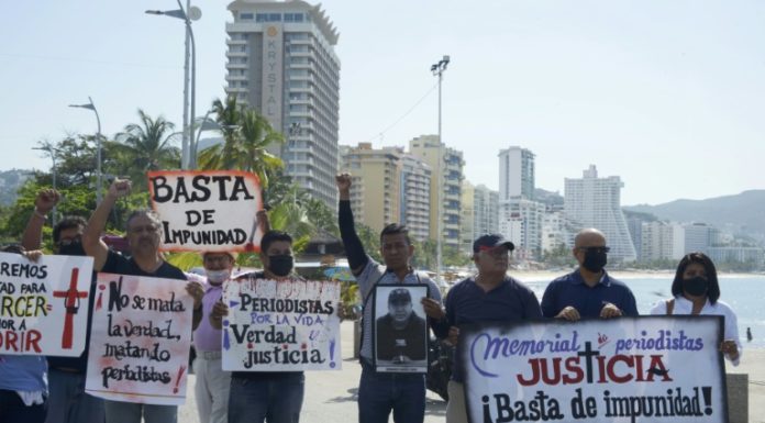 Protestan en México por asesinato de periodista al sur del país