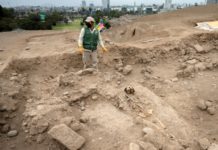 Cuadrilla de obreros hallan un cementerio prehispánico en Lima