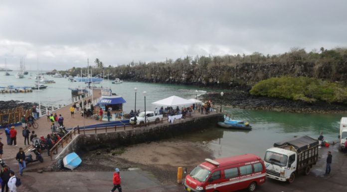 Cuatro personas fallecidas tras naufragio en Galápagos