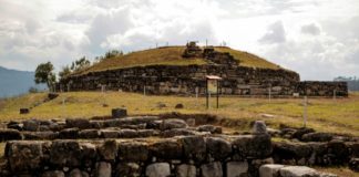 Descubren tumba de sacerdote de 3.000 años de antigüedad en Perú