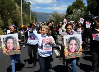 Destituyen a ministro del Interior tras asesinato de abogada en Ecuador