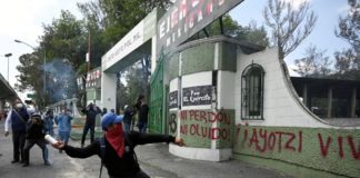 Disturbios durante protesta por desaparición de estudiantes de Ayotzinapa