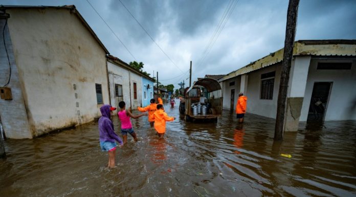 El huracán Ian se dirige a Florida tras dejar destrozos en Cuba