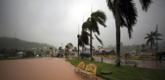 Huracán Fiona entra a islas Turcas y Caicos como categoría 3