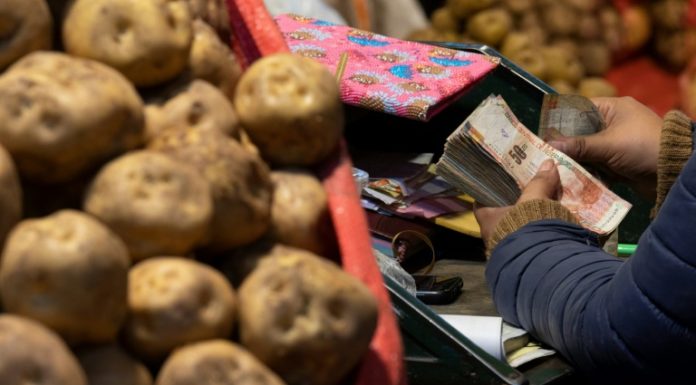 Inflación aleja las papas de la mesa del peruano