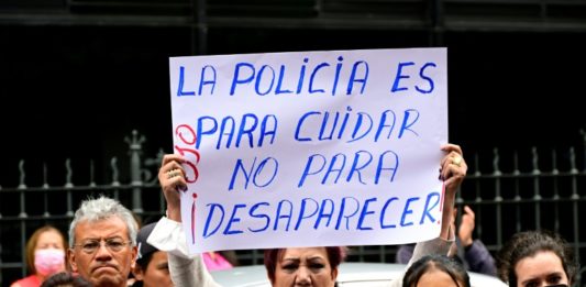 Polémica por mujer desaparecida en escuela de policía de Ecuador