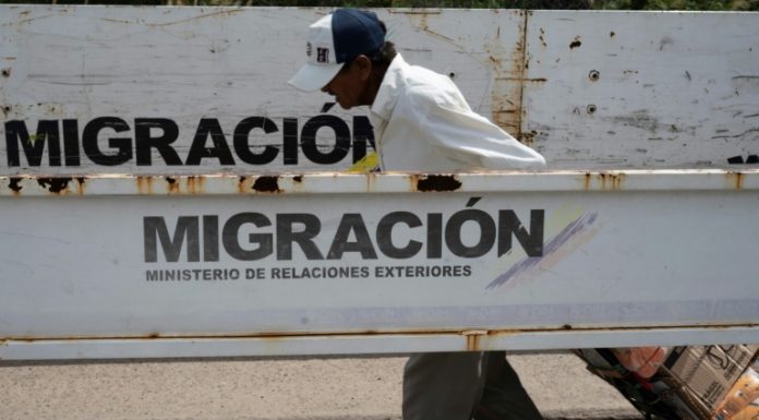 Venezuela y Colombia reabren frontera cerrada desde 2015