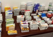 Arrestan a dos sospechosos de distribuir medicamentos falsificados