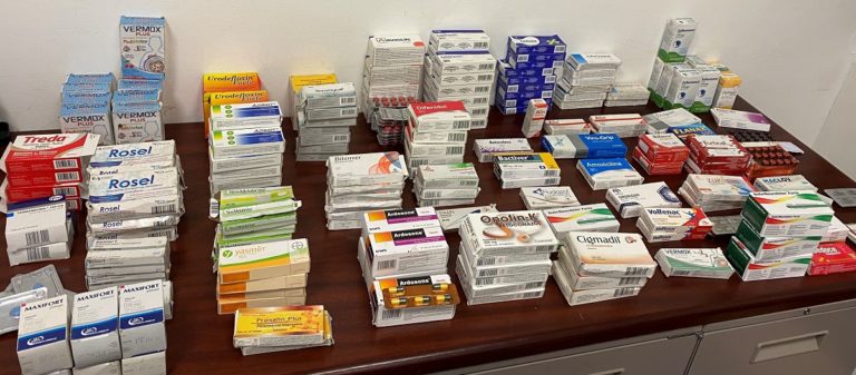 Arrestan a dos sospechosos de distribuir medicamentos falsificados