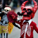 Desfile del Día de Muertos deleita a millones de personas en México