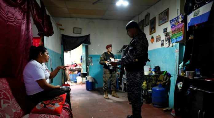 El Salvador inicia “octavo” mes de guerra contra las pandillas