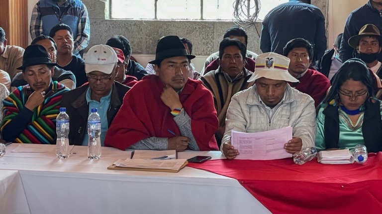 Gobierno e indígenas de Ecuador cierran negociaciones