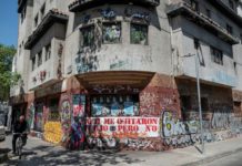 Las huellas de las protestas siguen muy presentes en Santiago