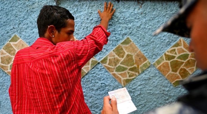 Más de 55,000 detenidos en guerra contra las pandillas en El Salvador