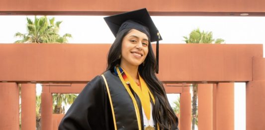 Reconocen apoyo de Cal State LA a estudiantes que transfieren a otras universidades