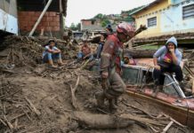 Sigue búsqueda de sobrevivientes entre escombros de deslave en Venezuela