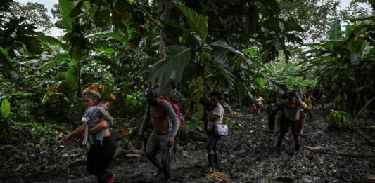 Venezolanos buscan evitar el Darién viajando por mar a Nicaragua