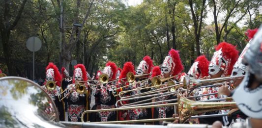 Búhos Marching Band regresa al Desfile de las Rosas en Pasadena