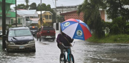 Centroamérica en alerta ante avance de huracán Lisa