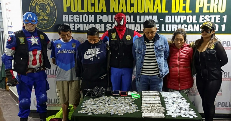 Policías disfrazados de Avengers capturan a vendedores de droga en Perú