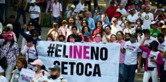 Protestan en México contra reforma electoral de López Obrador