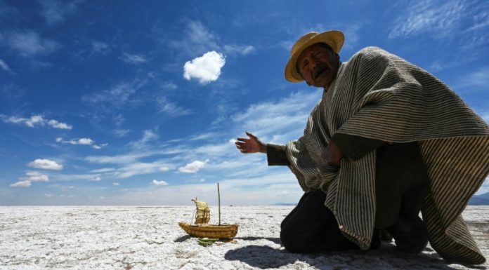 Una cultura milenaria desaparece junto con el lago Poopó en Bolivia