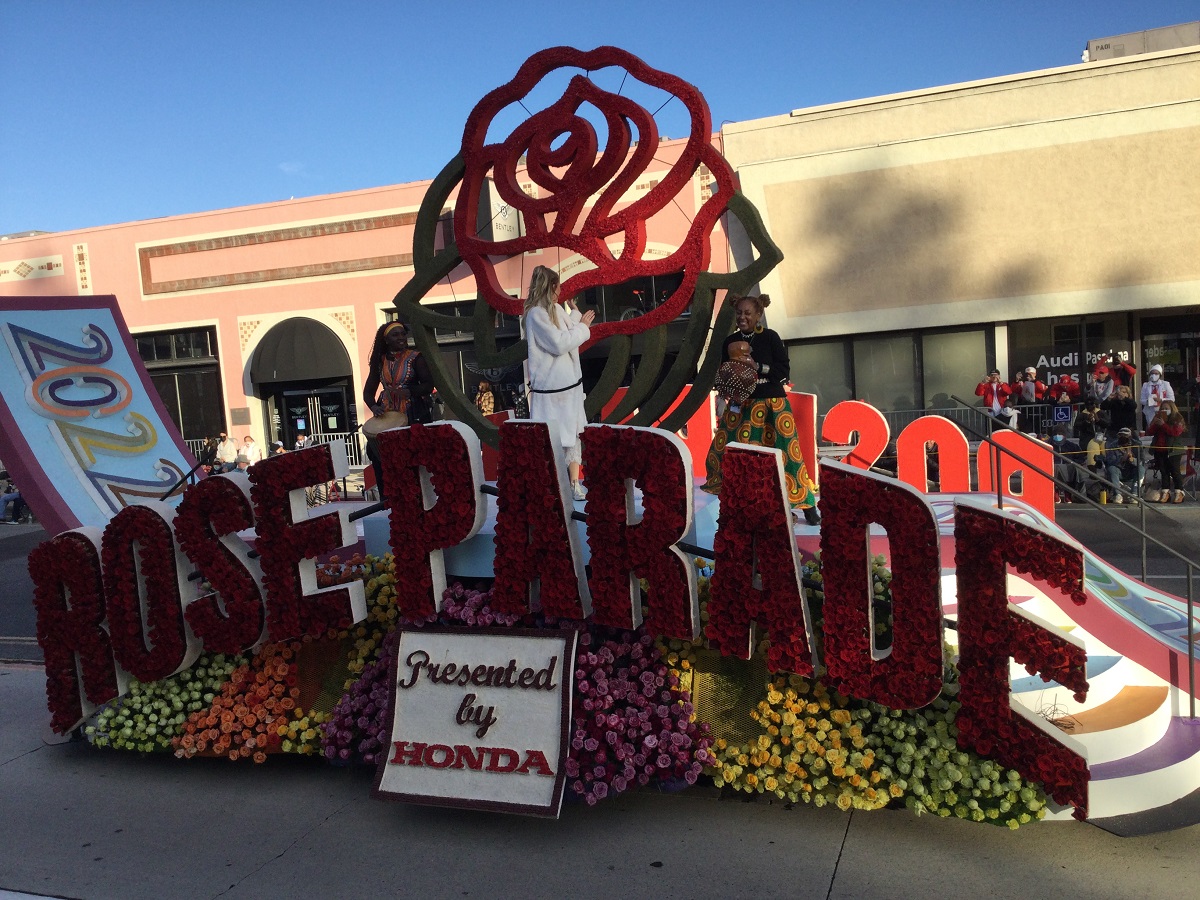'Nunca en domingo', Desfile de las Rosas 2023 será el 2 de enero