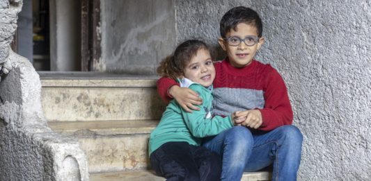Aumenta número de niños sin protección social esencial, según OIT y UNICEF