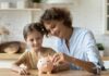 Cómo enseñar a sus hijos la buena administración de su dinero