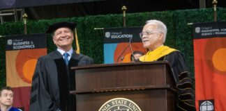 George L. Pla recibe un doctorado honorario en humanidades en Cal State LA