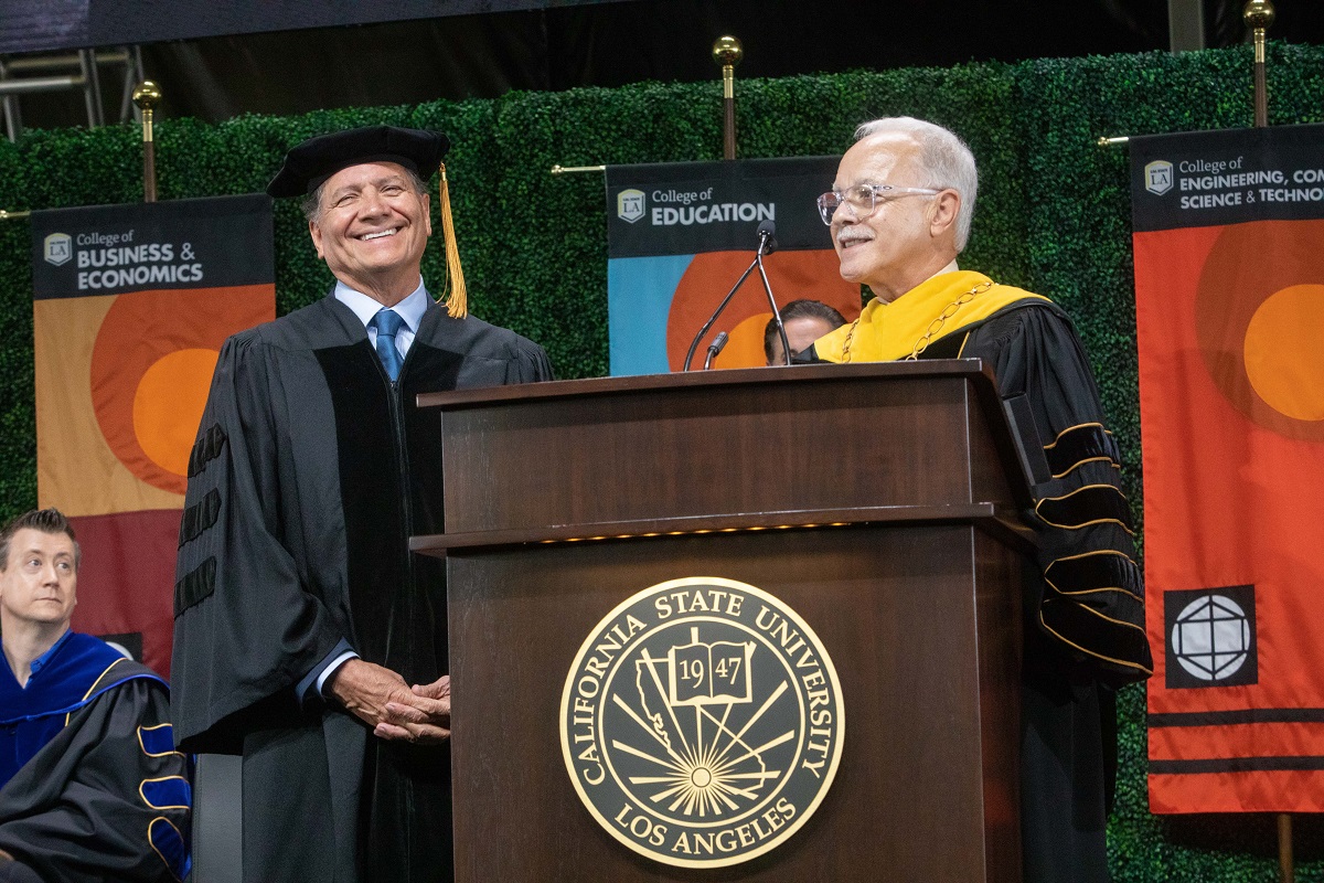 George L. Pla recibe un doctorado honorario en humanidades en Cal State LA