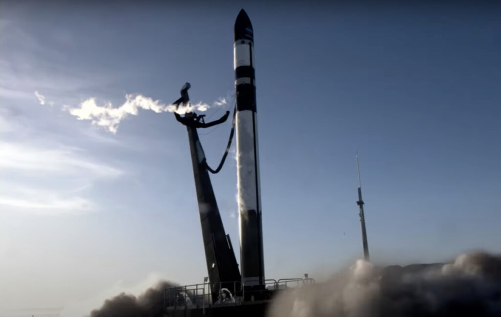 NASA lanza último par de TROPICS CubeSats para estudiar ciclones tropicales