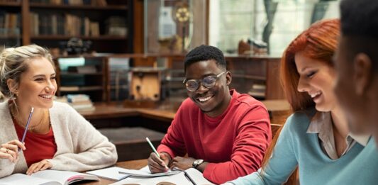 Colegios universitarios de California ofrecerán siete nuevos títulos académicos