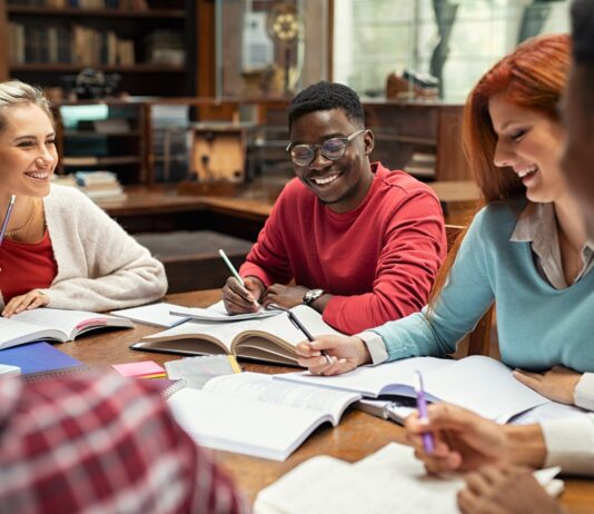 Colegios universitarios de California ofrecerán siete nuevos títulos académicos