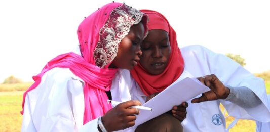 Una fuente de vida - jóvenes de Mauritania aprenden a cuidar la tierra y a cultivarla