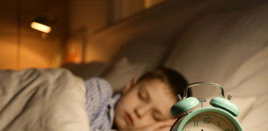 Importancia de ajustar el horario de sueño para el regreso a clases