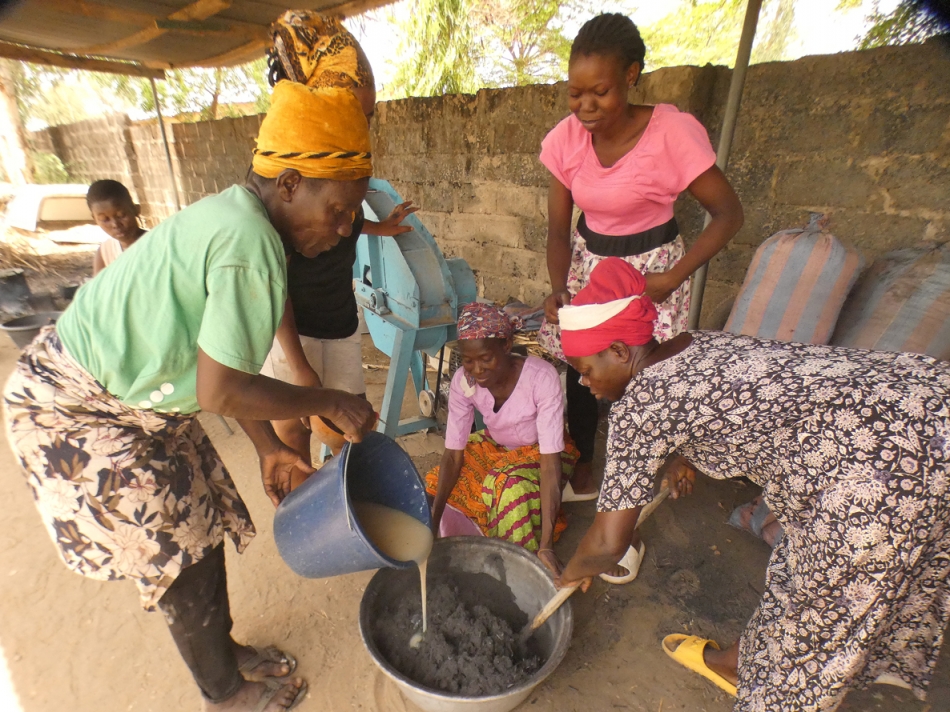 Producción de carbón vegetal brinda oportunidades a comunidades rurales