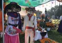 El resplandor de la tradición Día de los Muertos en Hollywood Forever