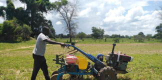La mecanización agrícola impulsa la producción y los ingresos de estos agricultores