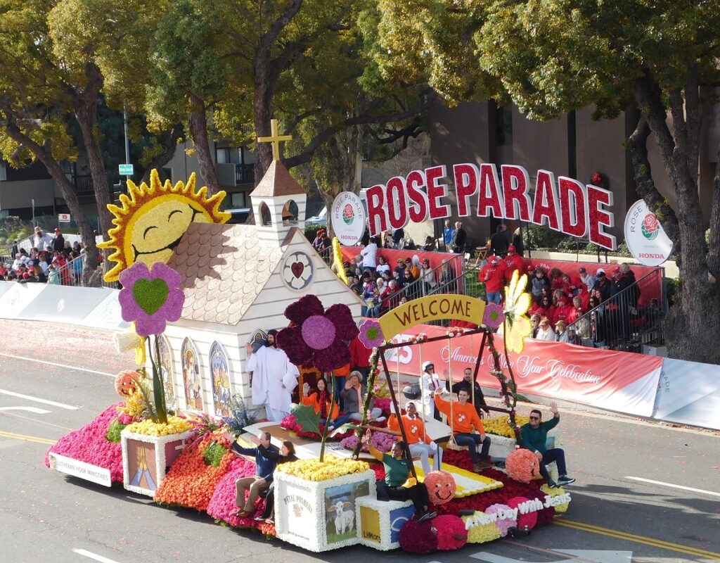 Un vistazo a las carrozas que participarán en el Desfile de las Rosas 2024