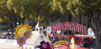 Un vistazo a las carrozas que participarán en el Desfile de las Rosas 2024