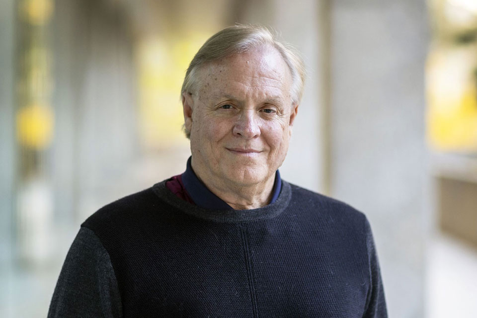 Profesor de geología de Cal State LA recibe el Premio Keith E. Anderson 2023