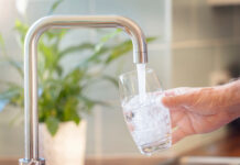 ¿Cuánta agua debería beber Consejos sobre cómo mantenerse hidratado