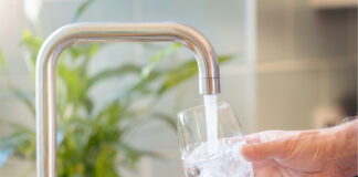 ¿Cuánta agua debería beber Consejos sobre cómo mantenerse hidratado