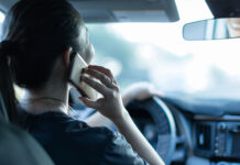 Prevención al volante: NHTSA y su estrategia contra la conducción distraída Prevención al volante: NHTSA y su estrategia contra la conducción distraída