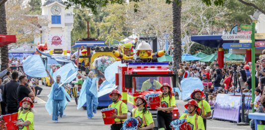 LEGOLAND California presenta su espectacular LEGO World Parade