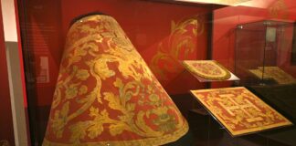 Desde Toledo a la Nueva España ornamentos litúrgicos del siglo XVIII en México